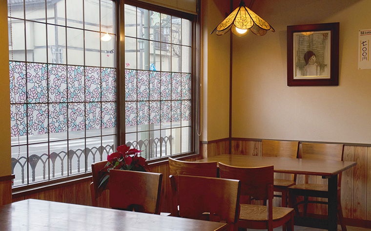 地域に愛される味|喫茶待月で味わう名物ナポリタンと挽きたてコーヒーをどうぞ