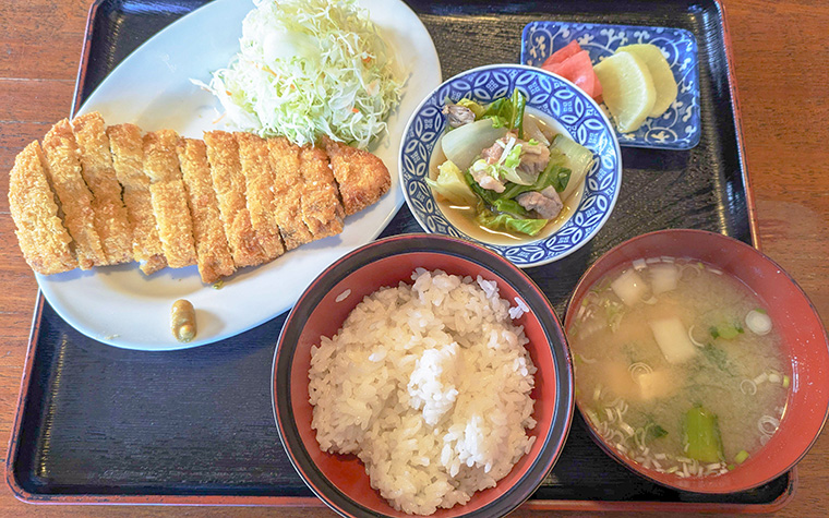地域に愛される味|喫茶待月で味わう名物ナポリタンと挽きたてコーヒーをどうぞ