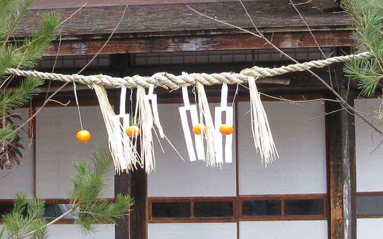 年の瀬の遠野 門松