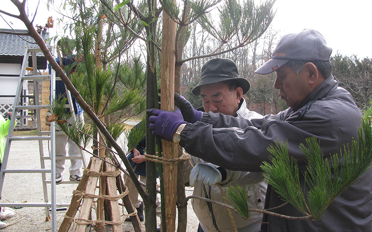 年の瀬の遠野 門松
