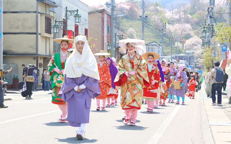 遠野 春まつり